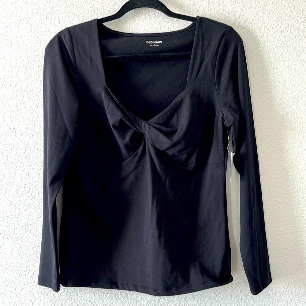 Black twist top